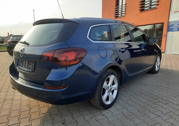 Opel Astra cena 14600 przebieg: 245723, rok produkcji 2011 z Sępopol małe 172